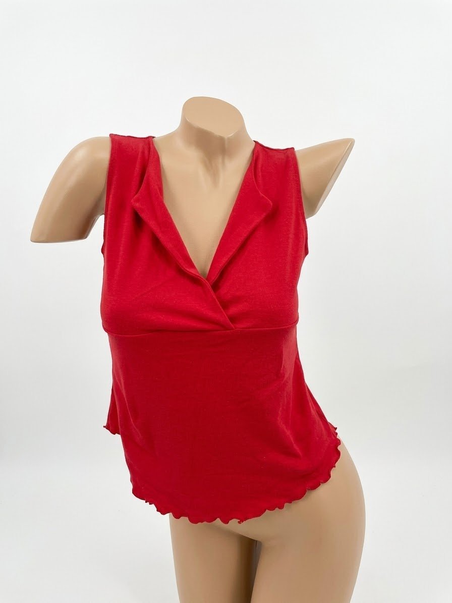 Top Rojo Escote V. Indumentaria. Punto Aparte