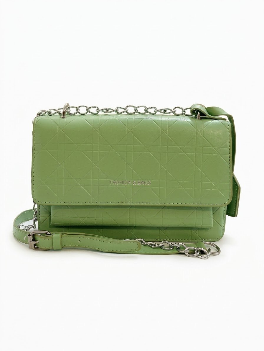 Cartera Verde con Cadena. Marroquinería. Punto Aparte