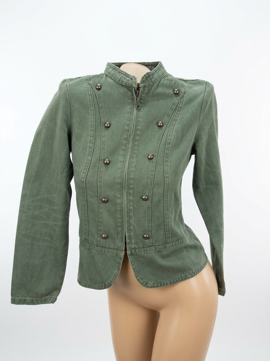 Campera Militar Verde. Indumentaria. Punto Aparte